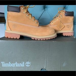 Boys NIB Timberland boots size 2.5